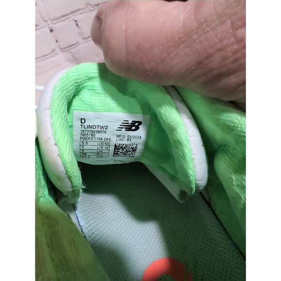 New Balance FuelCell Lindor 2 Pre-Game Women's Size 7 Men's 5.5 Unisex - Picture 16 of 16